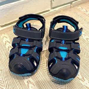 Toddler closed toe sport sandals